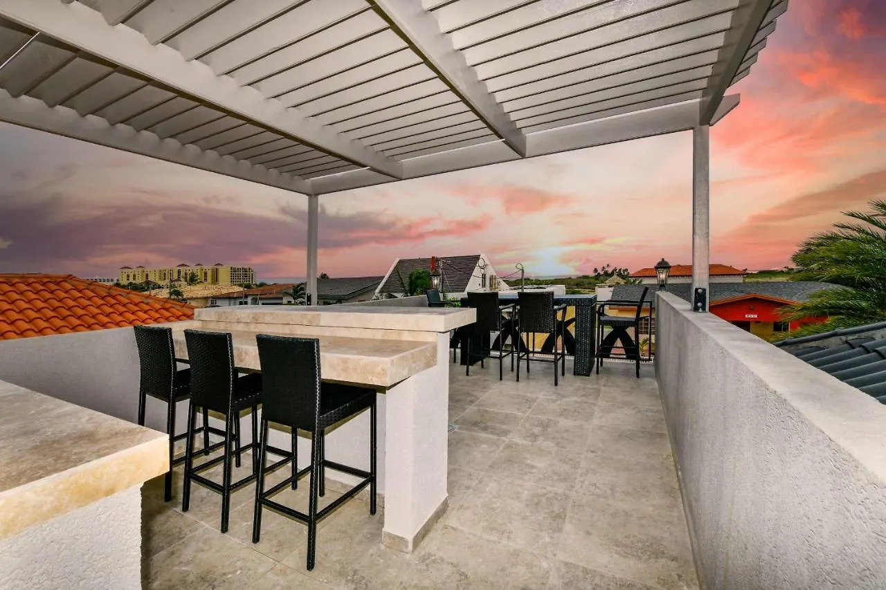 New Top Location Rooftop Terrace With Ocean View ノールト 0*,  アルバ
